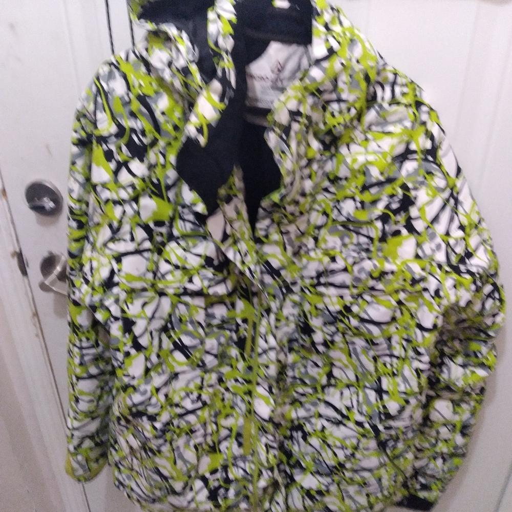 Ripzone winter coat with recco technology